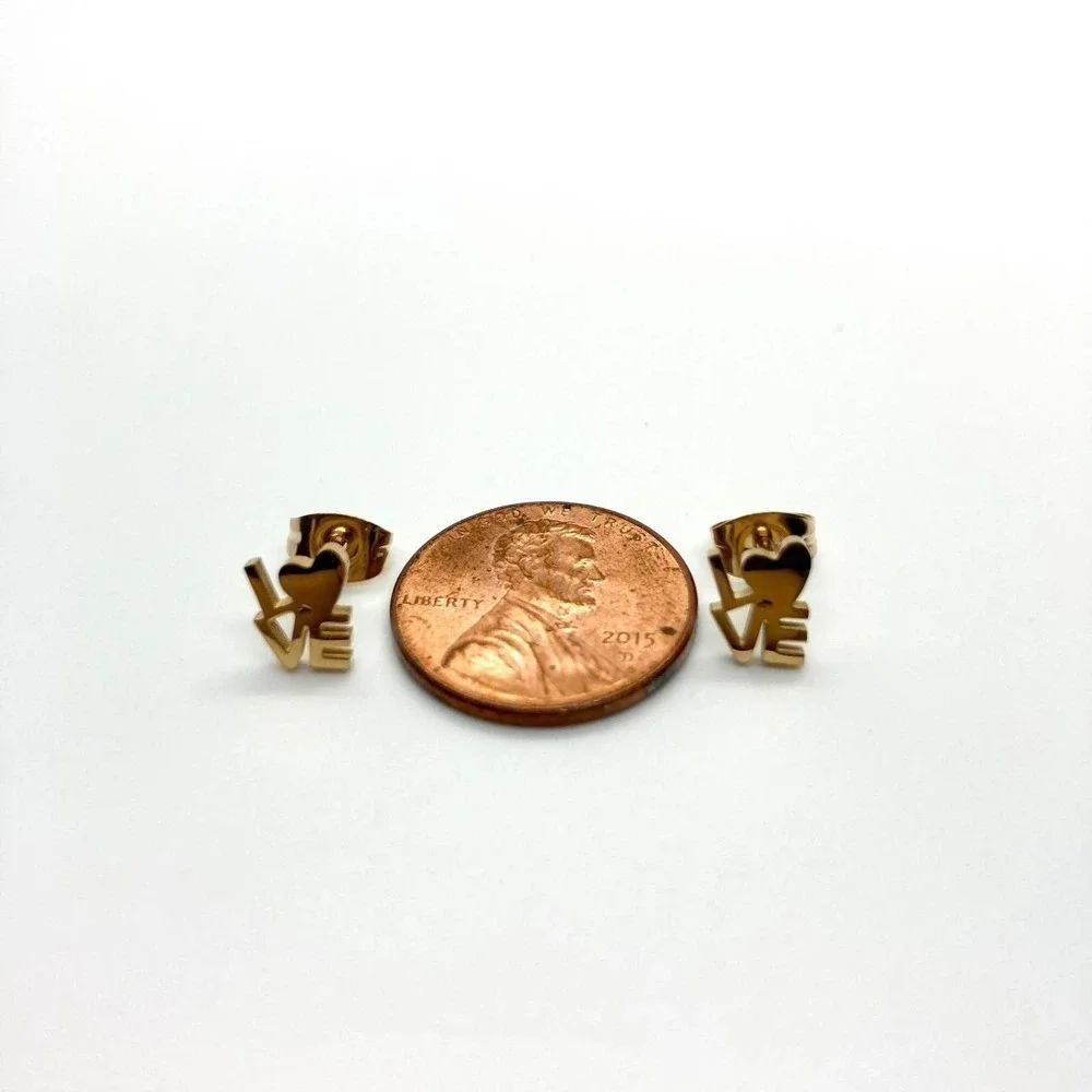 Deja Vu Kreations pair golden